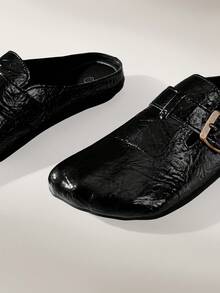 Solecia Zapatos de mujer que se pueden usar en todas las estaciones, rayas asimétricas, hebilla rayada a mano, punta de cinco dedos, suela plana, estilo de moda, cuero PU negro, para caminar al aire libre, para usar en el Día de San Valentín - Negro - Ver 5