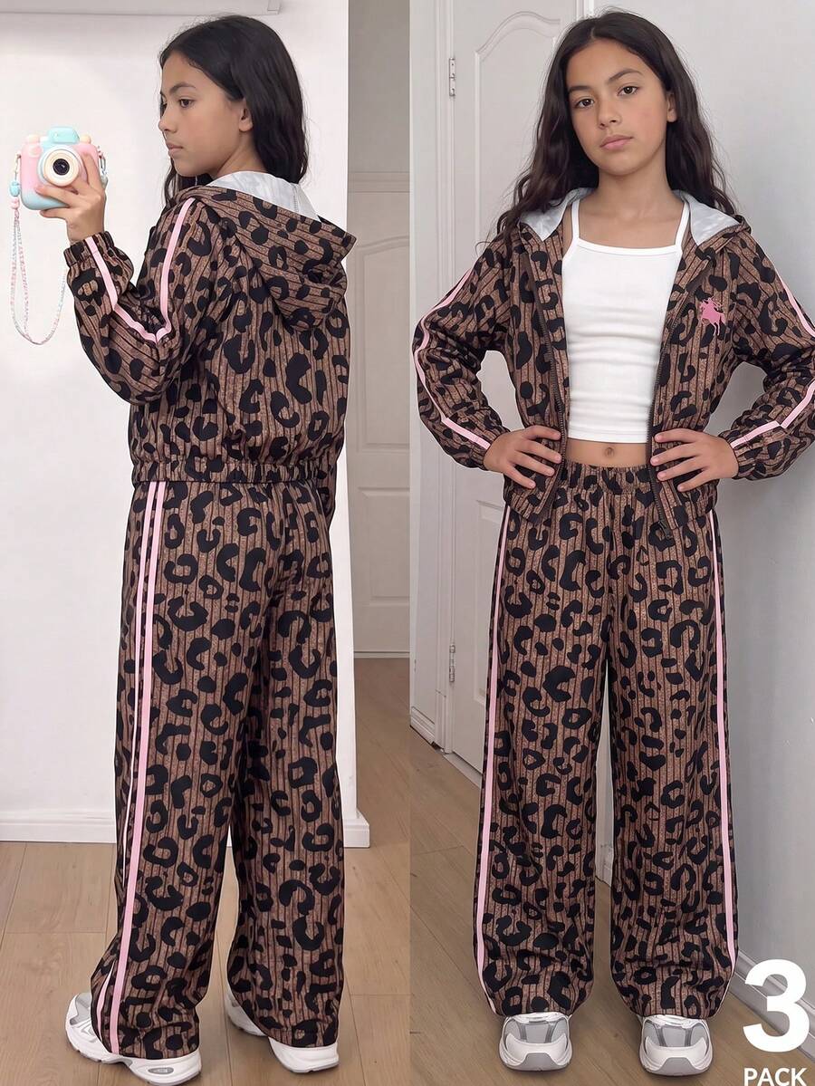 SHEIN 女童復古風豹紋三件套,光滑印花布料,棕紋配細條紋,側邊粉色編織帶,左胸粉色小馬印花,連帽抽繩收腰袖夾克,搭配鬆緊寬腿褲與白色背心,春秋薄款,適合購物與外出 - 棕色 - 查看 1