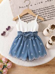 SHEIN LMoss Kids 这款女宝宝可爱夏季白色背心短裤套装，配有松紧腰带，是必备单品。两件套女宝宝刺绣短裤，女宝宝夏季服装套装，女宝宝蝴蝶结短裤，女宝宝白色上衣蓝色短裤，女宝宝夏季服装套装，女宝宝连体衣，女宝宝夏季连体裤，女宝宝蓝白套装，女宝宝夏季服装套装，女宝宝牛仔连体裤。 - 白色 - 查看 3