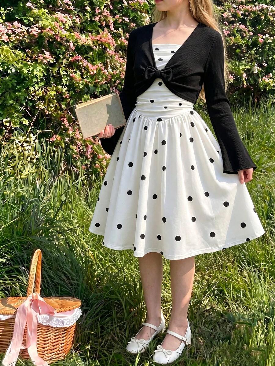 SHEIN Sparklyn 青少年女孩2件套,蝴蝶結前襟喇叭袖針織短開襟衫與寬肩帶波點抓皺A字短洋裝,適合日常、生日派對場合 - 黑色 - 查看 1