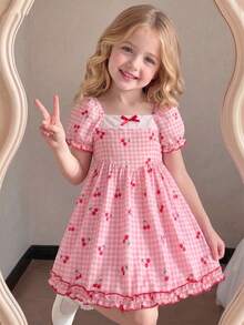 SHEIN Elladie kids 粉白格子连衣裙，樱桃印花，适合小女孩穿着。蕾丝领，缎面蝴蝶结装饰，泡泡袖，适合上学、野餐、休闲聚会等场合。 - 粉色 - 查看 1