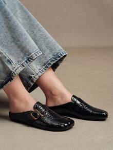 Solecia Zapatos de mujer que se pueden usar en todas las estaciones, rayas asimétricas, hebilla rayada a mano, punta de cinco dedos, suela plana, estilo de moda, cuero PU negro, para caminar al aire libre, para usar en el Día de San Valentín - Negro - Ver 2