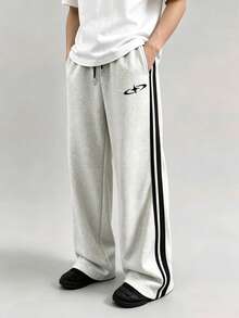 Sport MetroGents Celana Jogging Pria dengan Tali Serut di Pinggang dan Garis Samping, Potongan Lebar - Grey - View 4