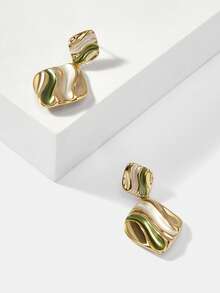MOTF PREMIUM INS FASHION IRREGULAR TEXTURE WATER RIPPLE PLEATED STUD EARRINGS FEMININITY HIGH-END EARRINGS EARRINGS - Multicolor - View 4