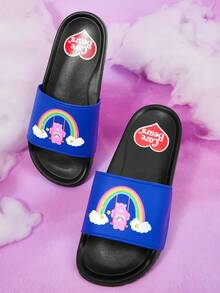 SHEIN X Care Bears 女款夏季時尚卡通圖案愛心熊拖鞋，彩虹雲朵熊印花，居家度假休閒女鞋 - 克萊因藍 - 查看 1