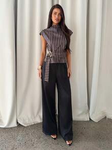 Aloruh 女款優雅通勤休閒外出辦公藍白條紋短袖襯衫，金屬鈕扣裝飾與收腰設計 - 藍白色 - 查看 6