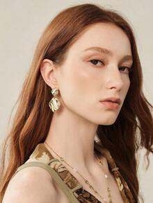 MOTF PREMIUM INS FASHION IRREGULAR TEXTURE WATER RIPPLE PLEATED STUD EARRINGS FEMININITY HIGH-END EARRINGS EARRINGS - Multicolor - View 3