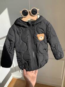 SHEIN 男嬰黑色冬季保暖內裡連帽拉鍊加厚外套，休閒百搭多功能柔軟舒適運動風，適合戶外玩雪，熊圖案貼布 - 黑色 - 查看 5