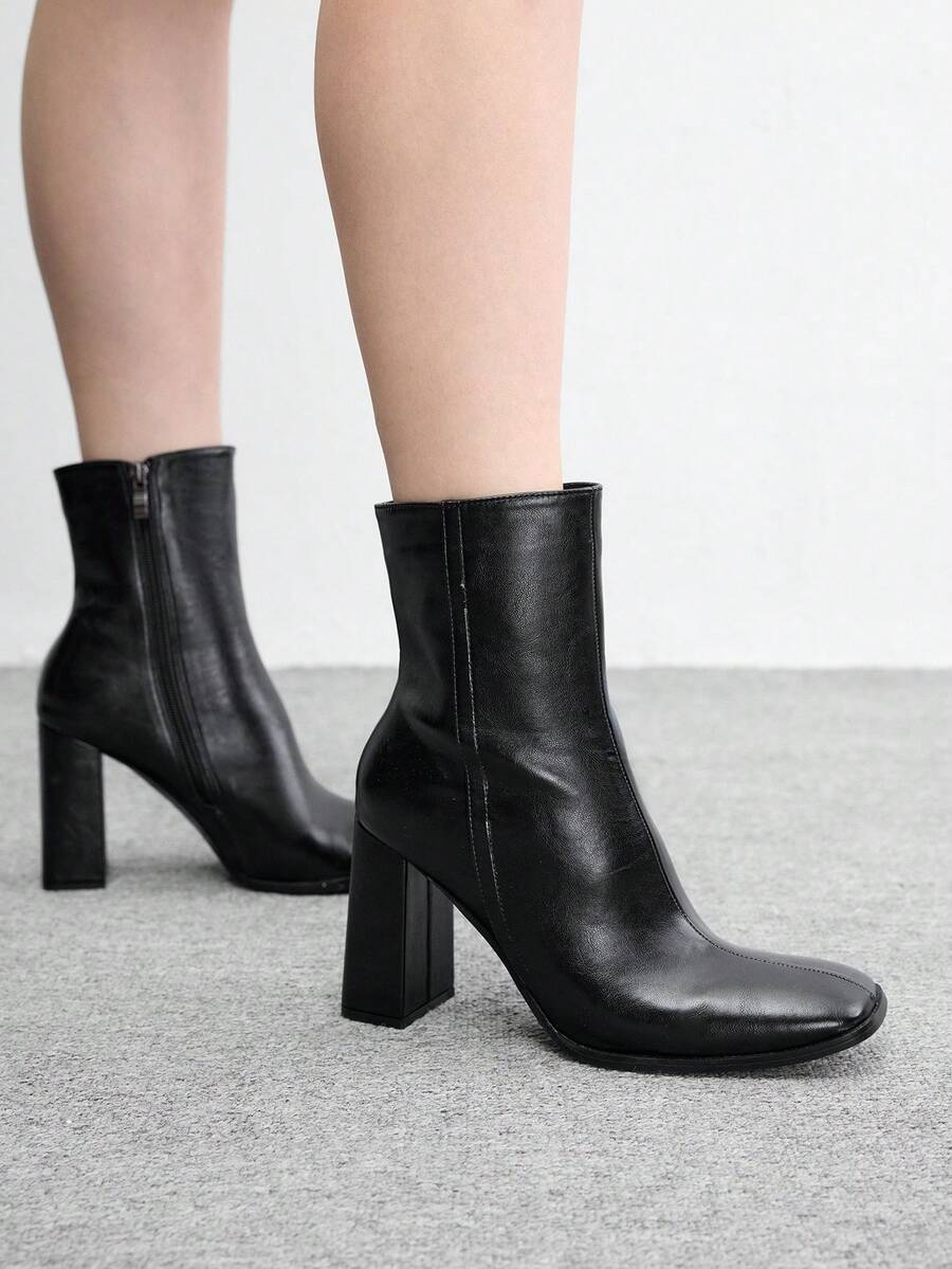 Daringsoles Ladies, Fashion, Black Oil Wax Leather, Square Toe Versatile 9.5cm Square Heel And Ankle Boots - Black - View 1