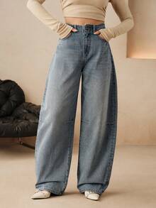 Anewsta Calça Denim Feminina Outono/Inverno Streetwear Casual Moderno Retrô Americano Cintura Alta Cobertura de Quadril Emagrecedora Bolso com Aba Curva 3D Afunilada Azul Claro para Viagem - Lavagem clara - Visão 6