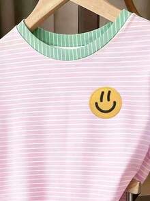 (Patrón Aleatorio, 1 Set Aleatorio) Camiseta Corta Básica & Shorts para Niñas Jóvenes con Patrón de Rayas, Cara de Dibujos Animados, Parches de Corazón y Lazo en Púrpura & Rosa Fresco - Multicolor - Ver 8