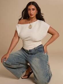 SHEIN BAE CURVE 大尺碼女款純色不對稱單肩蝙蝠袖抓皺時尚T恤 - 杏色 - 查看 6