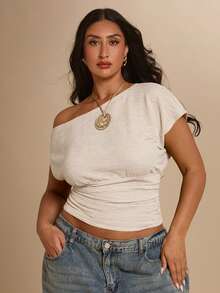 SHEIN BAE CURVE 大尺碼女款純色不對稱單肩蝙蝠袖抓皺時尚T恤 - 杏色 - 查看 4