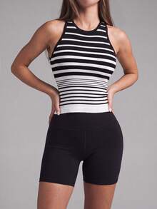 Nuvra Camiseta sin mangas acanalada sin costuras vintage en blanco y negro para mujer, capa interior corta y estilizada - Blanco y Negro - Ver 1