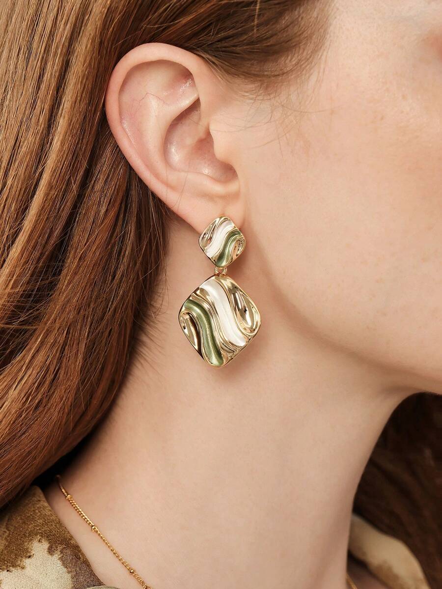 MOTF PREMIUM INS FASHION IRREGULAR TEXTURE WATER RIPPLE PLEATED STUD EARRINGS FEMININITY HIGH-END EARRINGS EARRINGS - Multicolor - View 1