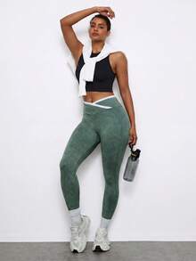 Voyena Damen-Sport-Tanktop in Große Größen aus geripptem Strick, Fitness-Tanktop, figurbetontes Tanktop-T-Shirt - Verschiedenfarbig - Übersicht 13