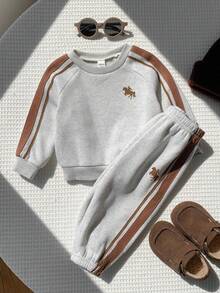 SHEIN 2pcs/Set Baby Boy Cute Autumn/Winter Grey Printed Long Sleeve Sweatshirt & Pants Tracksuit, Toddler Joggers, Sportswear Set - Multicolor - View 9