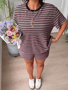 SHEIN EZwear 女款大尺碼條紋拼接圓領短袖T恤與短褲兩件套 - 紅色 - 查看 6