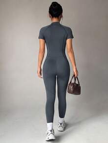Dewbera Dewbera Jumpsuit Olahraga Wanita Warna Polos dengan Resleting Depan, Lengan Pendek Raglan - Dark Grey - View 2