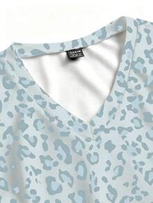 PopScrub Casual Minimalist Scrub Scrub Uniform Top, Blue Leopard Print Pattern, Suitable For Work Commute, Pet Hospital - Multicolor - View 4