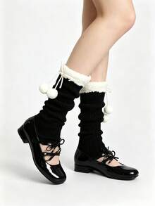 ROMWE Anime 2 Pairs Of Black And White Solid Color Hairball Leg Covers, Cute Style Plush Edge Socks, Versatile Stacking Socks Covers - 黑白毛球 - 查看 3