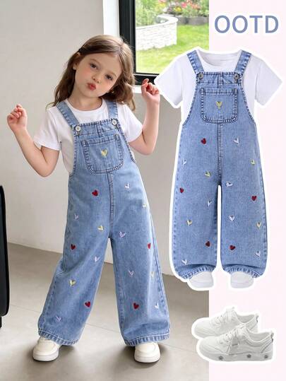 SHEIN Genkimix Kids أوفرول جينز للبنات، أزرق فاتح مغسول، جيب أمامي واحد مع تطريز قلب ملون، لطيف ومرح، أزرار معدنية وأحزمة قابلة للتعديل، قصة مستقيمة فضفاضة، مناسب للربيع والخريف، مثالي للمدرسة والتسوق والنزهات العائلية، بأسلوب ياباني أنثوي أو كاجوال مرح