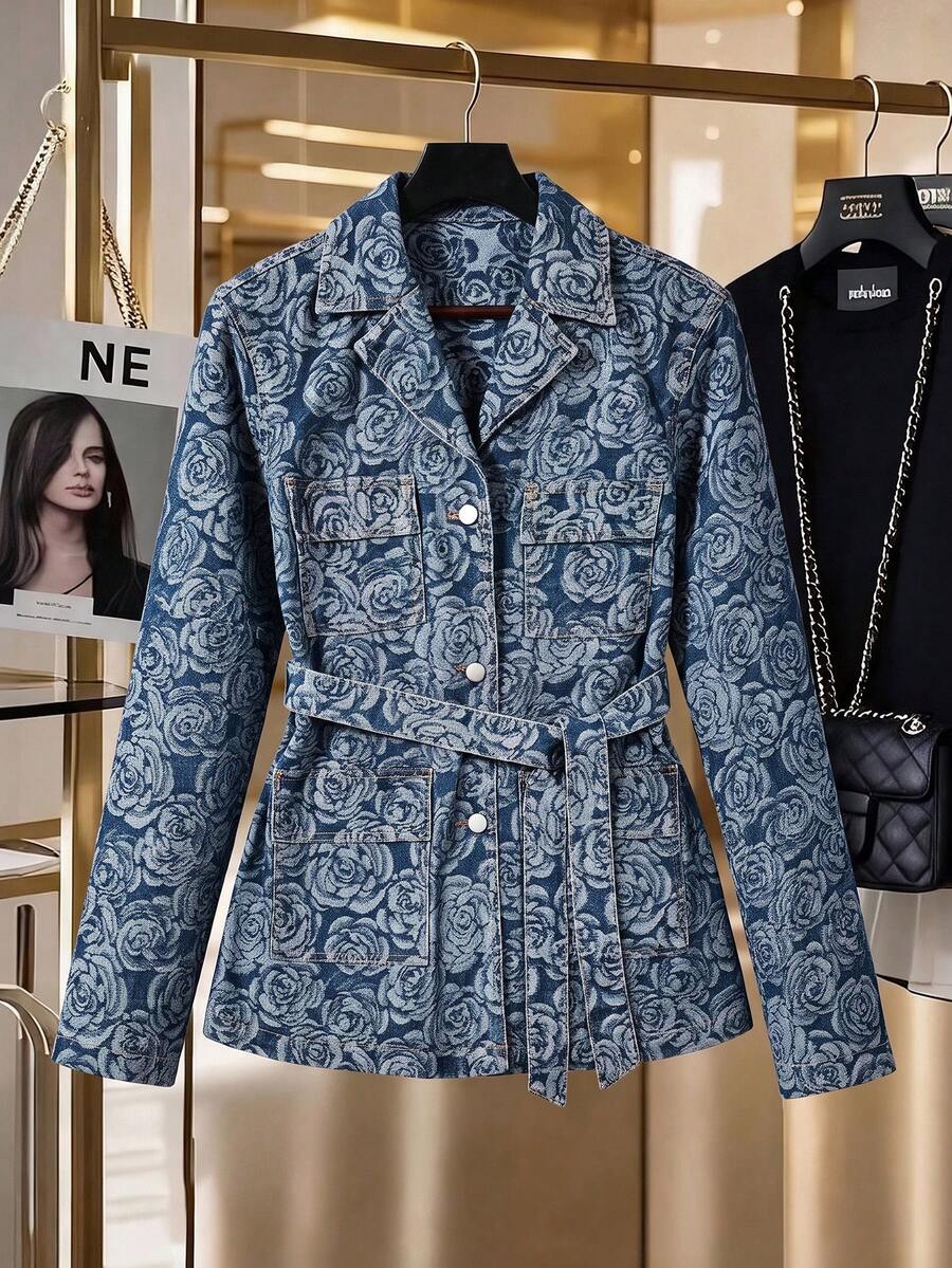 GlowEve 女款緹花牛仔夾克外套，附口袋，淺藍色花卉，適合白天度假、秋季休閒優雅、冬季辦公室，復古1960年代風 - 深色水洗藍 - 查看 1
