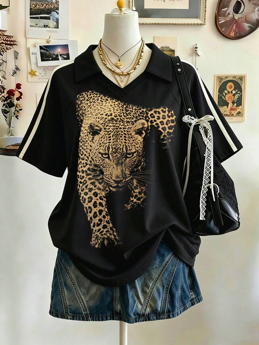 Lalippa 豹紋多色效果印花縫製緞帶時尚極簡女款翻領V領落肩短袖T恤,送友禮物 - 黑色 - 查看 1