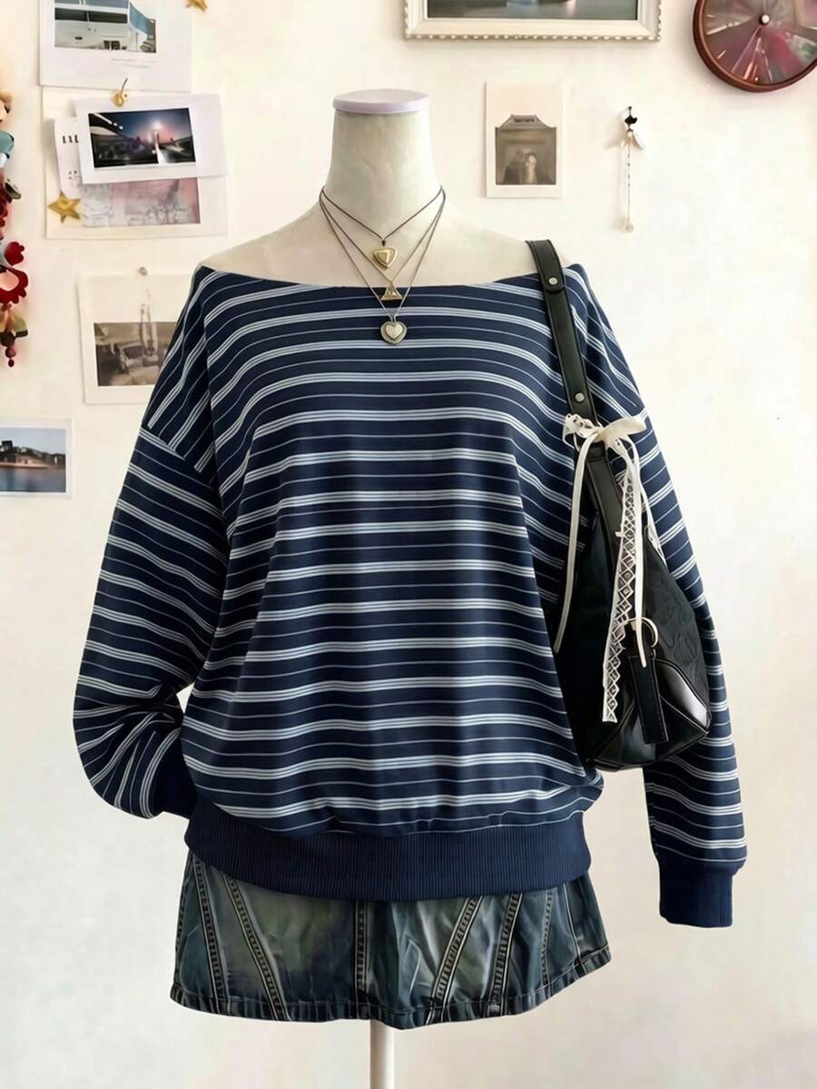 Lalippa 數位印花不對稱肩寬鬆長袖女款衛衣 開學季 校園風 海軍藍 深藍色 秋季休閒 - 彩色 - 查看 1