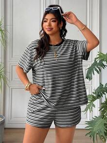 SHEIN EZwear 深灰色條紋大尺碼女款短袖T恤與短褲休閒兩件套 - 深灰色 - 查看 3