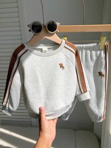 SHEIN 2pcs/Set Baby Boy Cute Autumn/Winter Grey Printed Long Sleeve Sweatshirt & Pants Tracksuit, Toddler Joggers, Sportswear Set - Multicolor - View 4