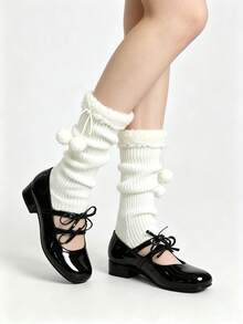 ROMWE Anime 2 Pairs Of Black And White Solid Color Hairball Leg Covers, Cute Style Plush Edge Socks, Versatile Stacking Socks Covers - 黑白毛球 - 查看 2