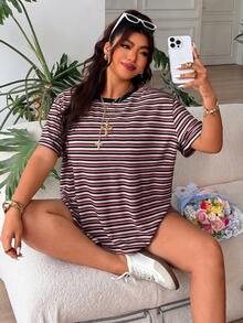 SHEIN EZwear 女款大尺碼條紋拼接圓領短袖T恤與短褲兩件套 - 紅色 - 查看 4