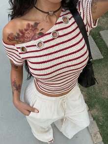 Coolane 女款春季街頭風 Grunge 哥德復古 Y2K 龐克風 黑色不對稱領貼身短袖 T-shirt，飾有金屬孔眼設計 - 彩色 - 查看 3