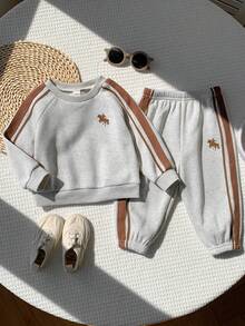 SHEIN 2pcs/Set Baby Boy Cute Autumn/Winter Grey Printed Long Sleeve Sweatshirt & Pants Tracksuit, Toddler Joggers, Sportswear Set - Multicolor - View 7