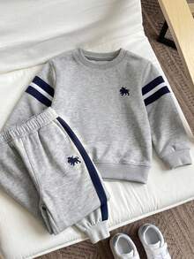 SHEIN 2件組小男孩時尚簡約舒適圓領衛衣與運動長褲套裝，簡單時尚卡通圖案設計，適合假期聚會與派對，休閒舒適，小男孩春秋冬季首選，時尚休閒穿搭，街頭風，戶外休閒套裝，返校派對 - 彩色 - 查看 4