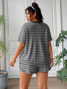 SHEIN EZwear 深灰色條紋大尺碼女款短袖T恤與短褲休閒兩件套 - 深灰色 - 查看 2