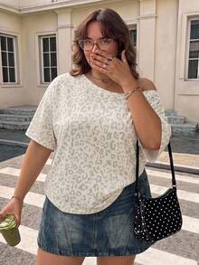 SHEIN CURVE+ 休閒簡約純色大尺碼女款T恤，適合春夏穿著 - 彩色 - 查看 5