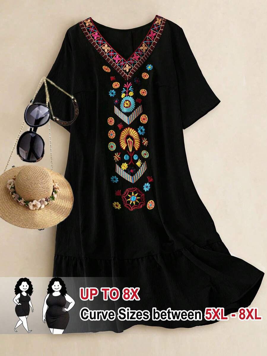 SHEIN CURVE+ 大码百搭V领短袖刺绣连衣裙 - 黑色 - 查看 1