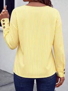 SHEIN LUNE 女款秋季休閒寬鬆落肩上衣，黃白細直條紋 V 領長袖襯衫，袖口金屬鈕扣裝飾 - 彩色 - 查看 2