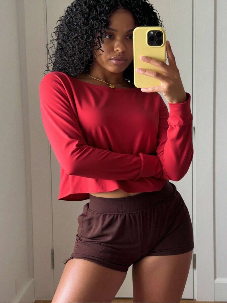 SHEIN Core Rhythm Kaos Olahraga Ukuran Besar Warna Merah dengan Bagian Belakang Berongga, Potongan Longgar, Cocok untuk Aktivitas Gym di Musim Gugur, Alternatif Gym Tropis - Merah - View 1