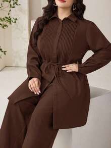 Modelyn 大尺碼女款純色百褶長袖上衣與長褲休閒日常兩件套 - 咖啡棕 - 查看 4