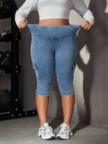 SHEIN Essnce Calça Jeans Cropped Slim Fit Casual com Bolsos Cargo para Mulheres Plus Size - Preto - Visão 3
