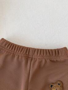 SHEIN Playful Pals 2件組新生兒男嬰女嬰休閒復古學院風運動衫與運動長褲棒球套裝，杏色與棕色配3D熊裝飾，韓系運動風，適合春秋日常穿著或旅行 - 棕色 - 查看 5