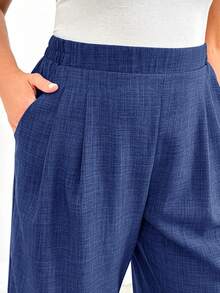 SHEIN Essnce Plus Size Women's Solid Color Pleated Pocket Wide Leg Cropped Pants - Royal Blue - View 5