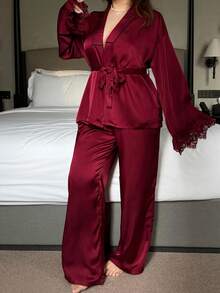 Dazy Plus Conjunto de pijama de 2 piezas rojo elegante con rayas de color contrastante, puños de encaje y patchwork para Año Nuevo, talla grande - Burdeos - Ver 1
