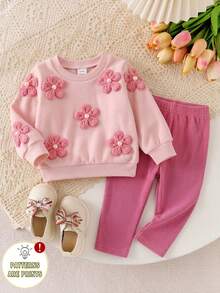 SHEIN Playful Pals 2件組女嬰春秋淺粉豆沙粉甜美溫柔風 3D鉤花圓領長袖上衣與直條紋修身長褲套裝，寬鬆舒適，適合日常外出、戶外玩耍、家庭聚會、1歲生日派對、拍照拍攝 - 玫紅色 - 查看 1