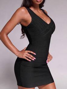 Nuvra Sexy V-Neck Spaghetti Strap Dress With Line Decor, Fashionable Elegant Short Design, Height-Enhancing Commuter Style - Black - View 4