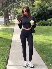 SHEIN Sports Bộ đồ thể thao nữ gồm áo tay dài khóa kéo gấu không đối xứng và quần dài ôm dáng - màu đen - Xem 6