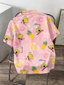 SpongeBob SquarePants | SHEIN Daypath 男士全印花單排扣休閒短袖襯衫，適合日常穿著 - 粉色 - 查看 2